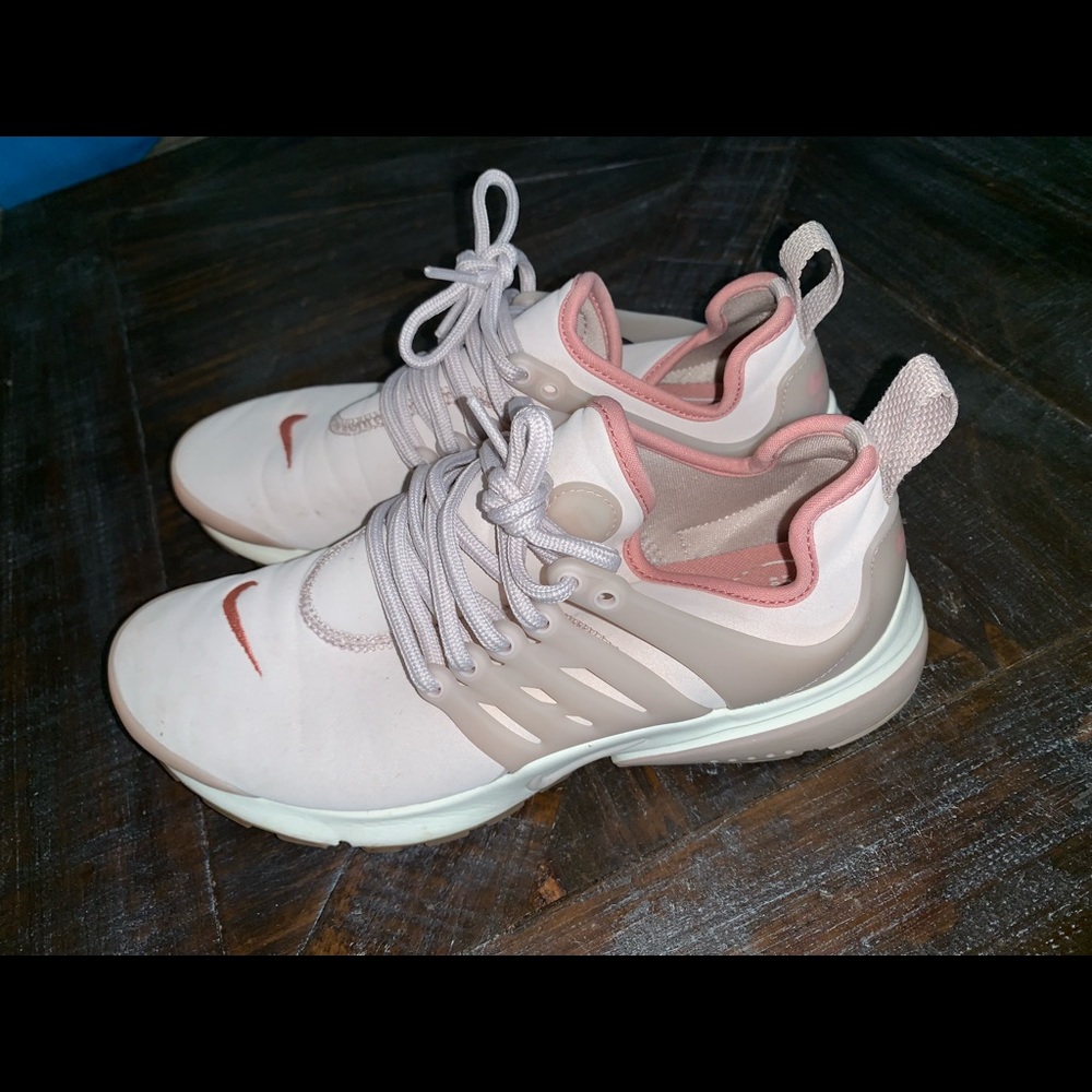 Pink nike presto’s